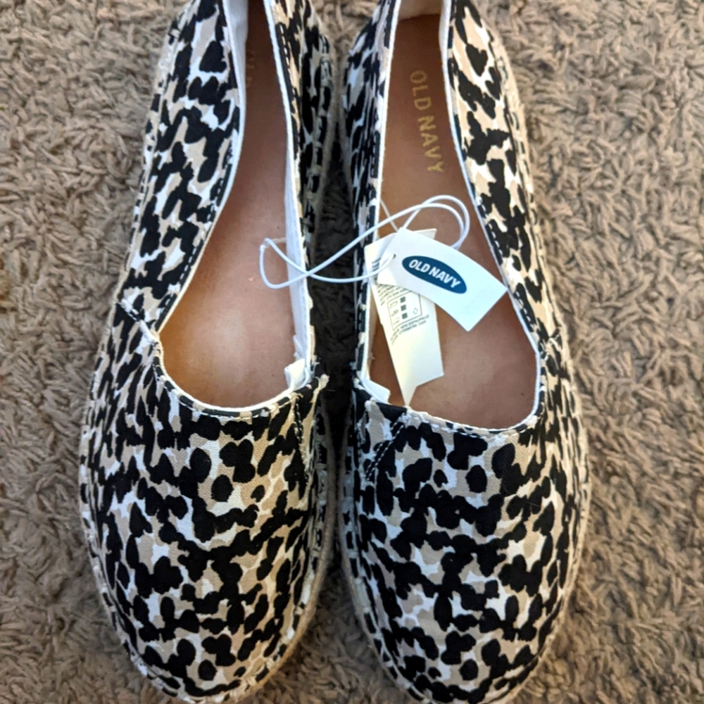 Old navy cheetah print shoes